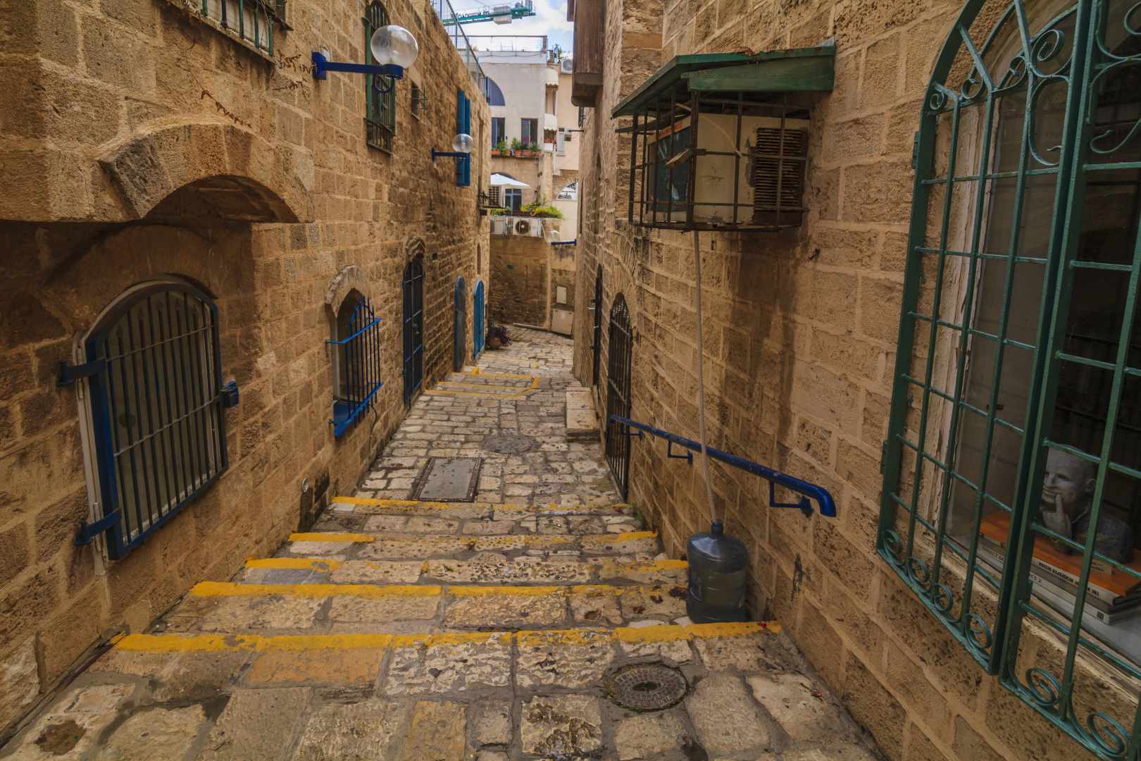 the-old-narrow-streets-of-jaffa-tel-aviv-israel-2025-01-07-10-33-22-utc